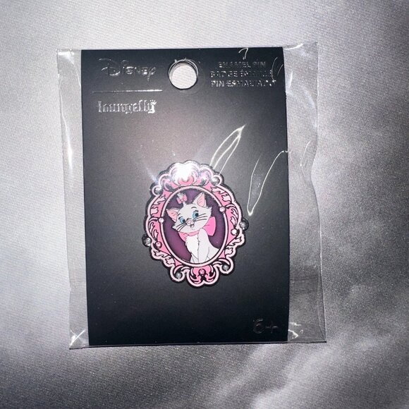 NEW Loungefly Disney The Aristocats Marie Cameo Enamel Pin - Picture 1 of 3